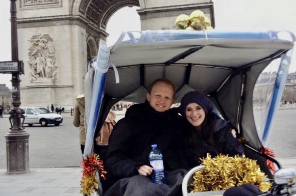 Vélo-taxi et tuk-tuk pour transfert entre la tour Eiffel et l’Arc de Triomphe