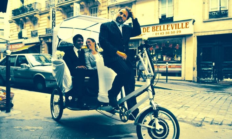 Mariage  insolite original en vélotaxi vélo-taxi  - Active Guides Paris